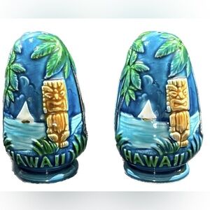 Vintage 1960's Hawaii Tropical Souvenir Salt & Pepper Shaker Set